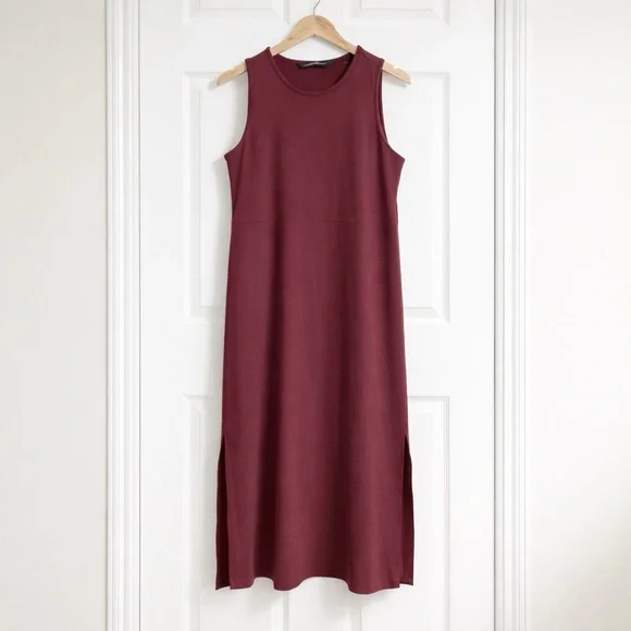 L.L. Bean Traveler Knit Sleeveless Dress Burgundy Small Petite SP Side Slit - Picture 2 of 9